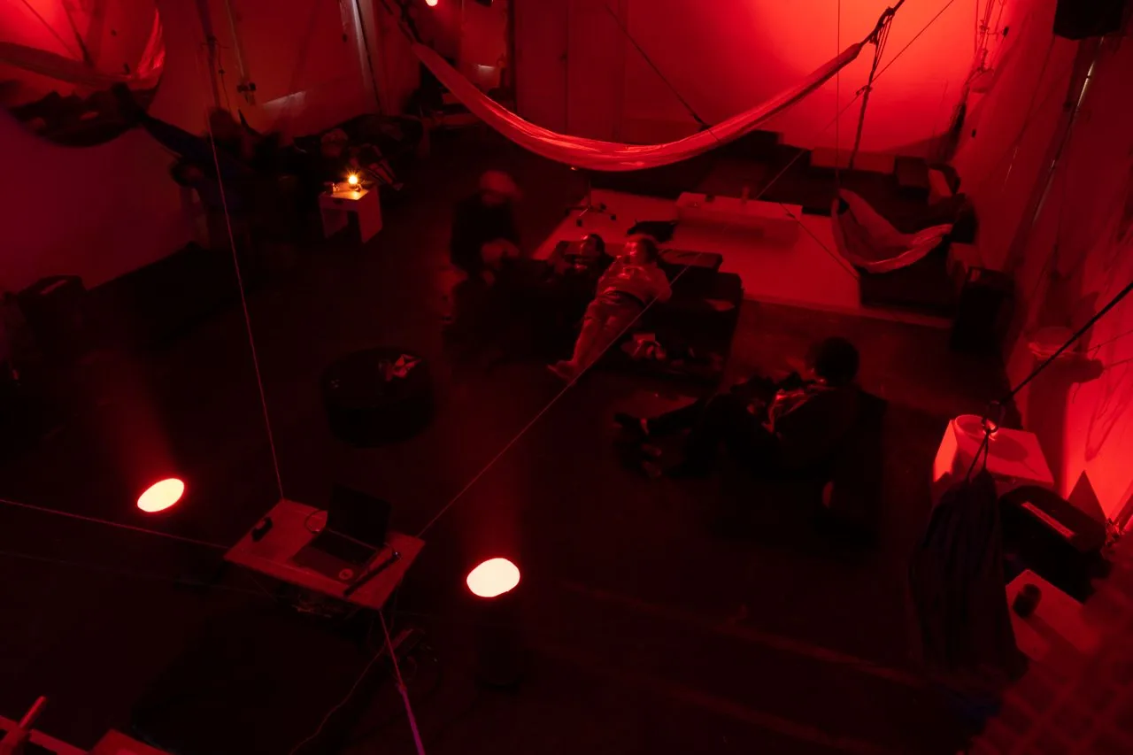 C3, Milano — la sala vissuta durante la residenza